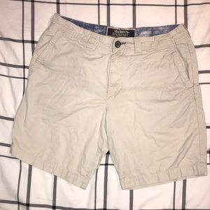 Modern amusement shorts, size 32